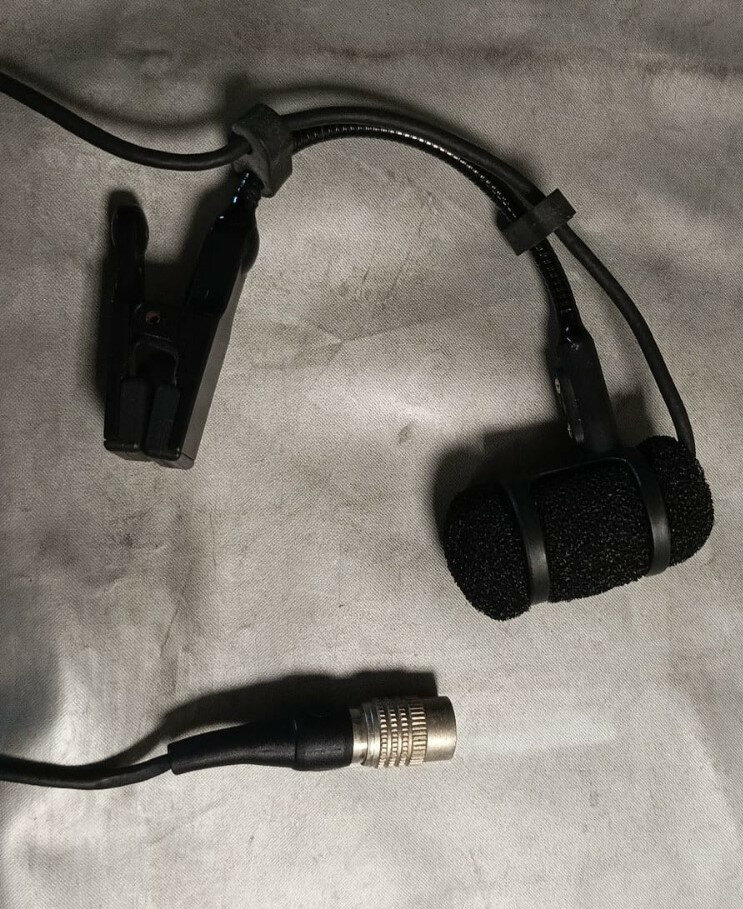 Audio Technica Pro35 + AT System 10 Bodypack ATW-1101- VENDIDAS 2 UNIDADES- QUEDA 1 - de segunda mano · Foto 6 de 7 · Jaén · 269 €