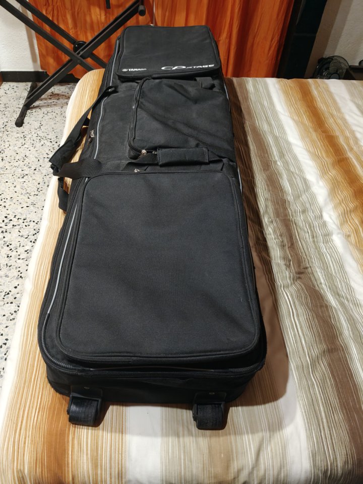 Yamaha CP4 como nuevo. Com funda original +75€