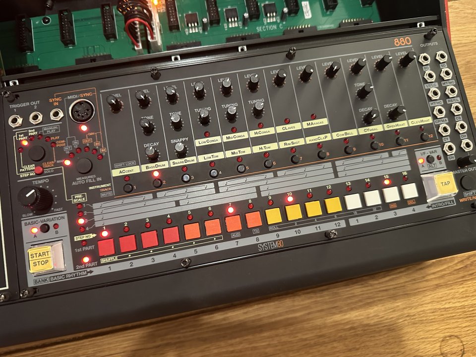System80 880 - Clon Roland TR-808 para Eurorack - NUEVO de segunda mano · Foto 1 de 3 · Madrid · 880 €