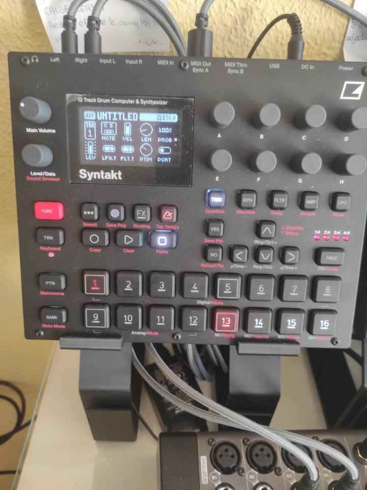 Super Pack Producción: Trilogía Elektron + Torso S4 + KRK Gen5 + Extras (Garantía) de segunda mano · Foto 4 de 9 · Valladolid · 2500 €