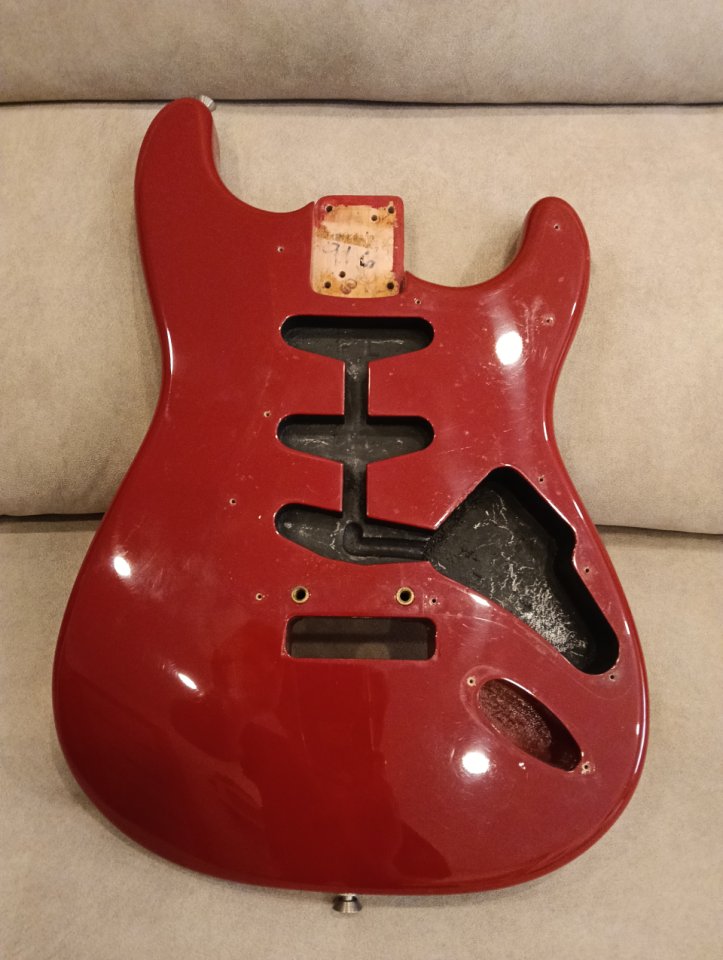 Cuerpo Fender Stratocaster American Classic Custom Shop 1997 de segunda mano · Foto 1 de 6 · Barcelona · 400 €