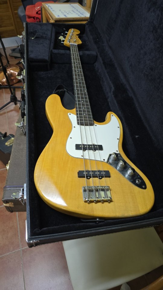Bajo jassbass de segunda mano · Foto 1 de 6 · Bizkaia · 300 €