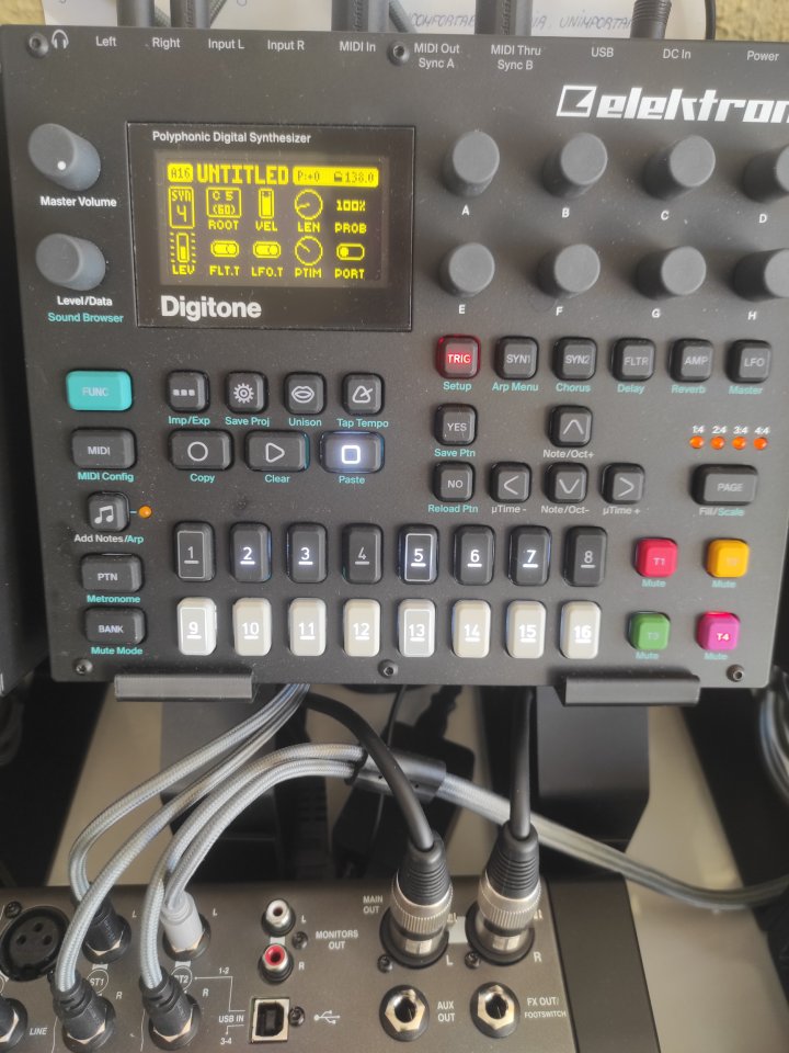 Super Pack Producción: Trilogía Elektron + Torso S4 + KRK Gen5 + Extras (Garantía) de segunda mano · Foto 5 de 9 · Valladolid · 2500 €