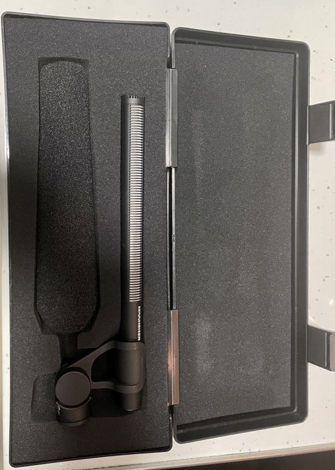 3 micrófonos de cañón Sennheiser Mkh416 pack por los 3 micrófonos 900€ , 1 micrófono solamente 300€