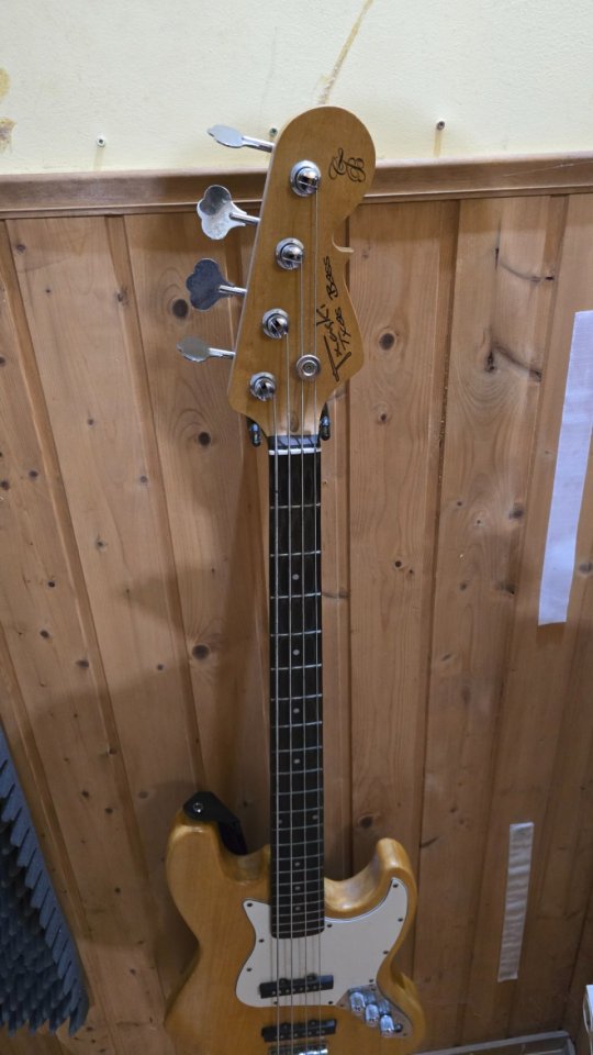 Bajo jassbass de segunda mano · Foto 2 de 6 · Bizkaia · 300 €