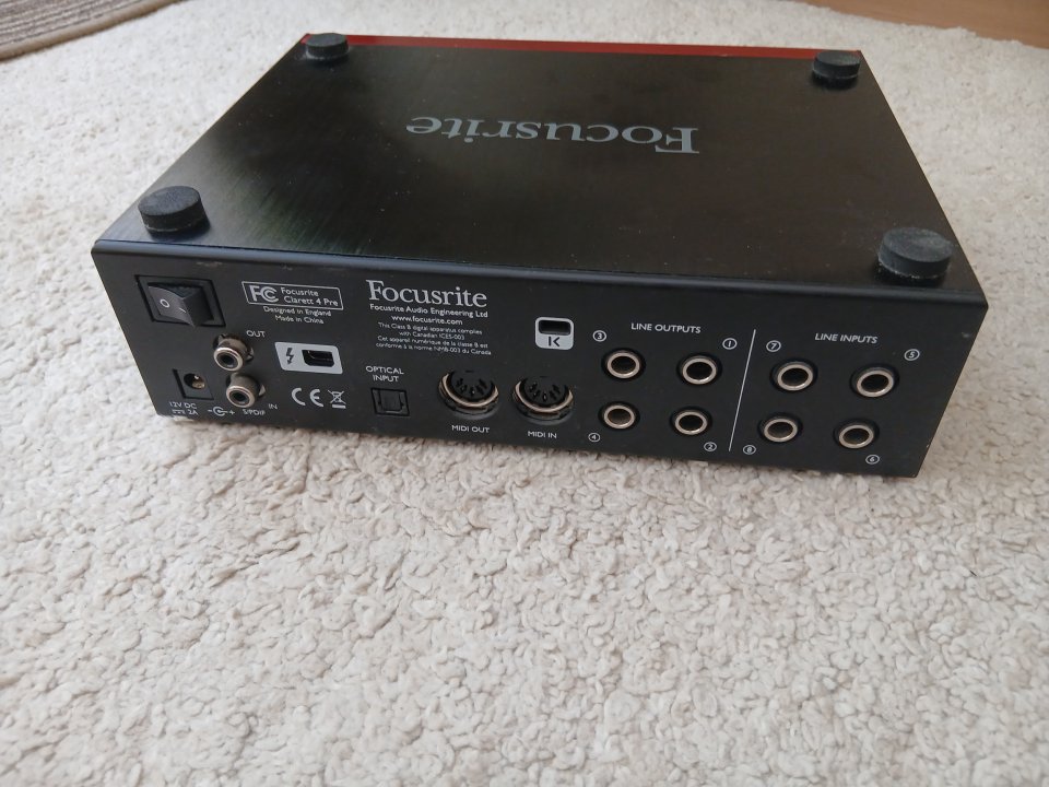 Focusrite Clarett Thunderbolt de segunda mano · Foto 10 de 10 · Granada · 250 €