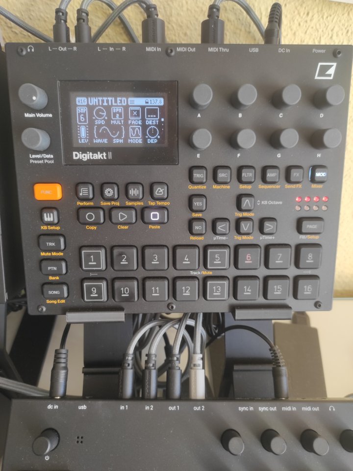 Super Pack Producción: Trilogía Elektron + Torso S4 + KRK Gen5 + Extras (Garantía) de segunda mano · Foto 6 de 9 · Valladolid · 2500 €