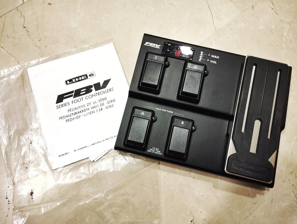 Amplificador Line 6 spider IV 30w + pedal control Line 6 FBV Express MKII