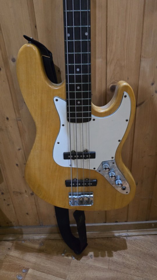 Bajo jassbass de segunda mano · Foto 3 de 6 · Bizkaia · 300 €