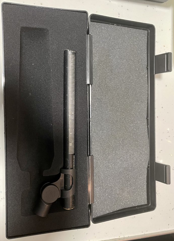 3 micrófonos de cañón Sennheiser Mkh416 pack por los 3 micrófonos 900€ , 1 micrófono solamente 300€