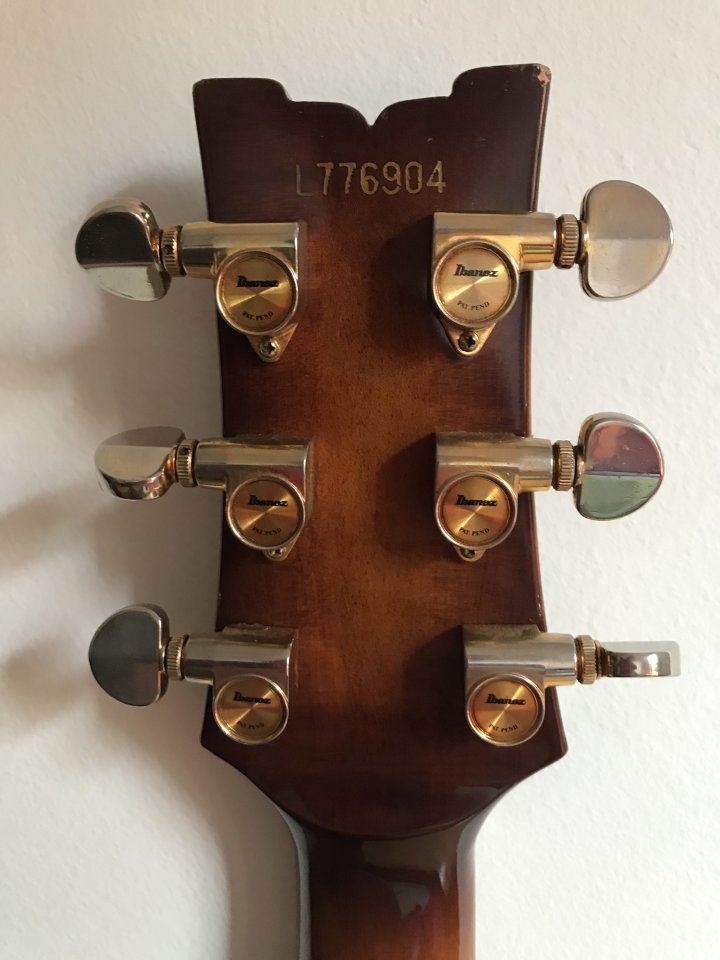 Ibanez 2630 - Precursora del model AS200