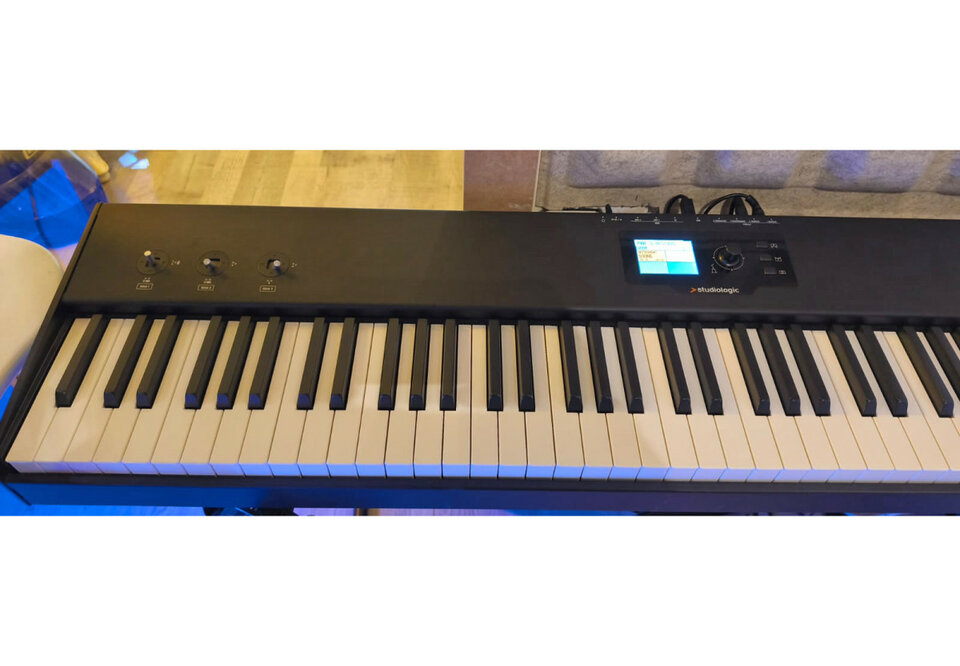 Vendo teclado Studiologic SL88 Studio