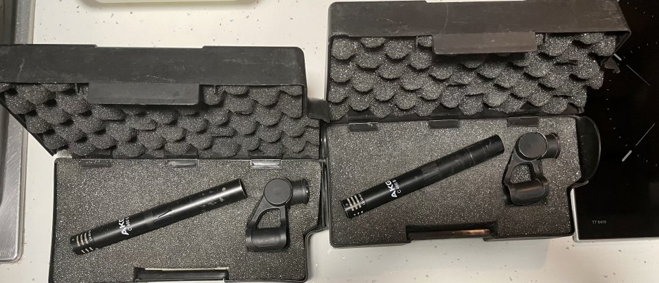 2 micrófonos Akg CK480 B-ULS 63 por 1200€