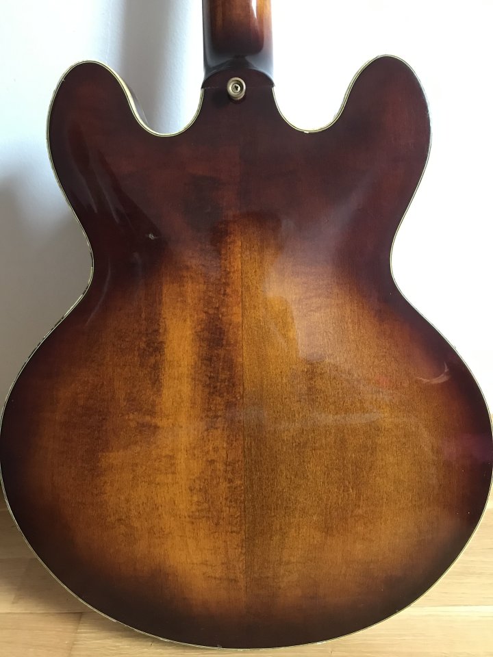 Ibanez 2630 - Precursora del model AS200