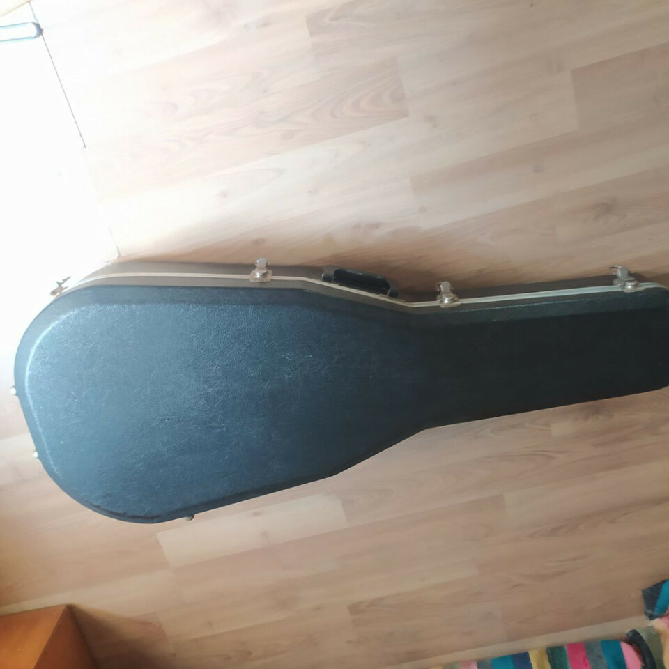 vendo YAMAHA NTX 700 Nylon estuche rígido ABS incluido 500€