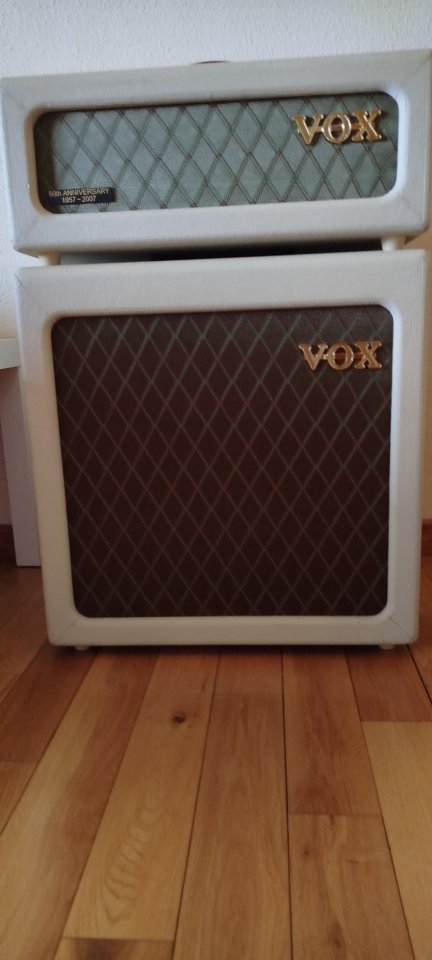 Amplificador VOX AC15 de segunda mano · Foto 1 de 9 · Toledo · 1400 €