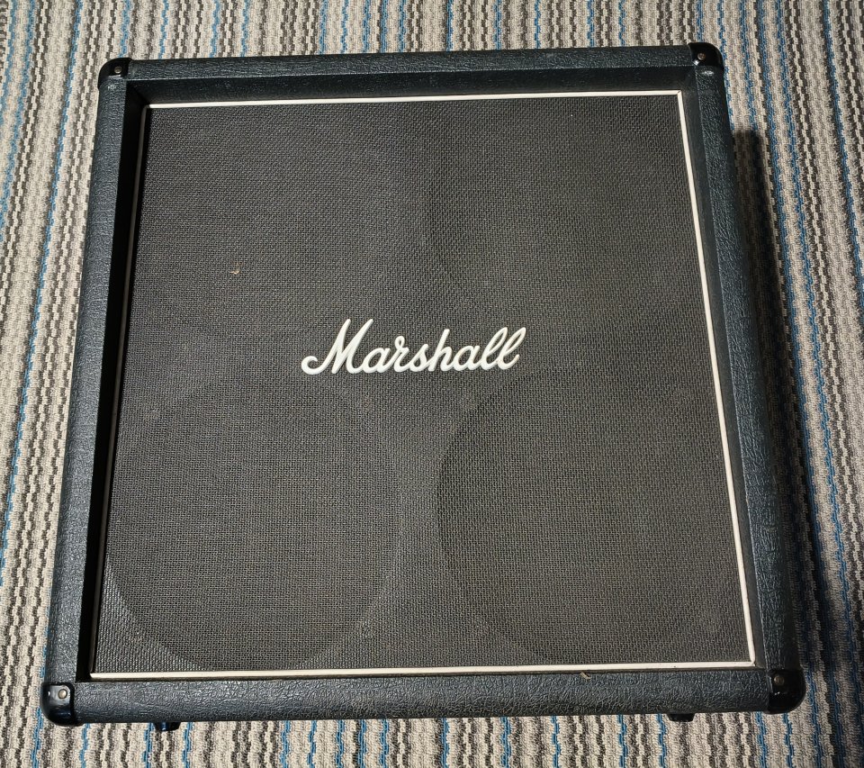 Pantalla de guitarra Marshall 8412 inglesa de segunda mano · Foto 1 de 3 · Pontevedra · 200 €