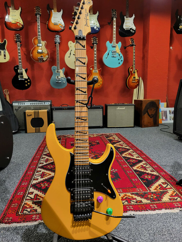 Yamaha Pacifica 1221 Yellow Metallic