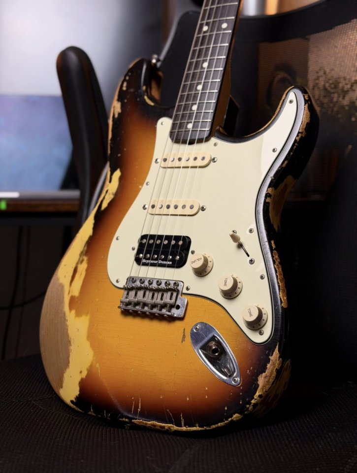 Stratocaster MJT + Allparts - Partcaster Heavy Relic Sunburst HSS