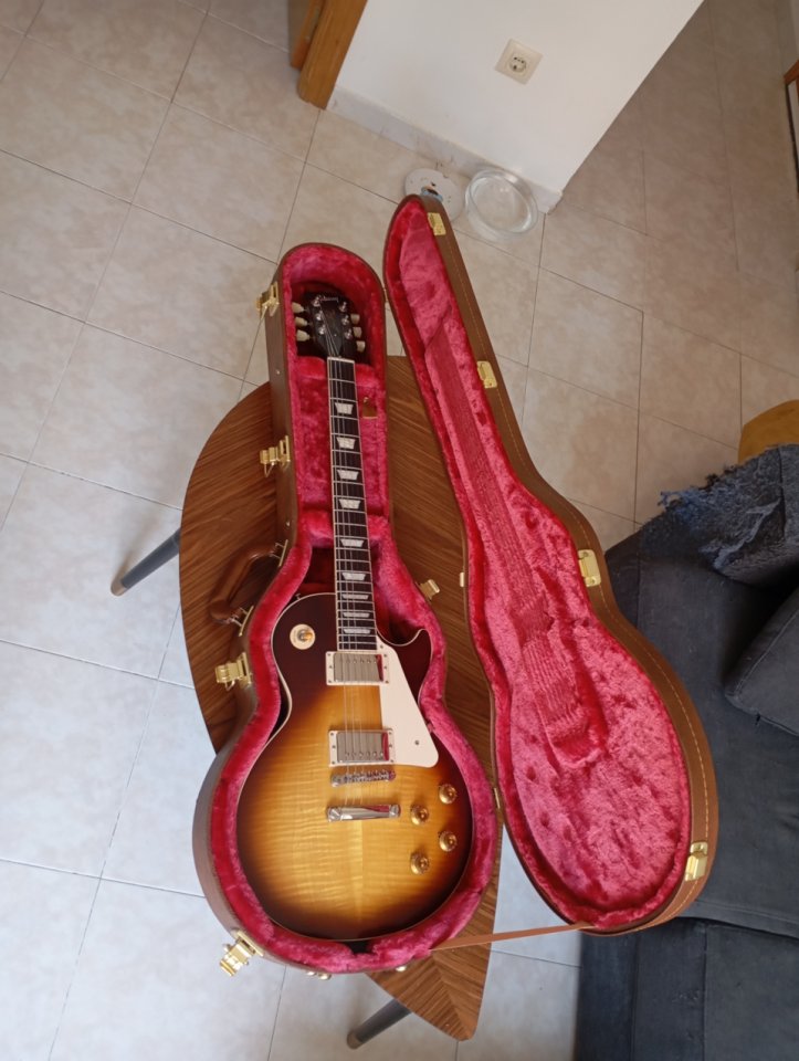 Gibson Les Paul Standard 50s faded de segunda mano · Foto 1 de 6 · Madrid · 2000 €