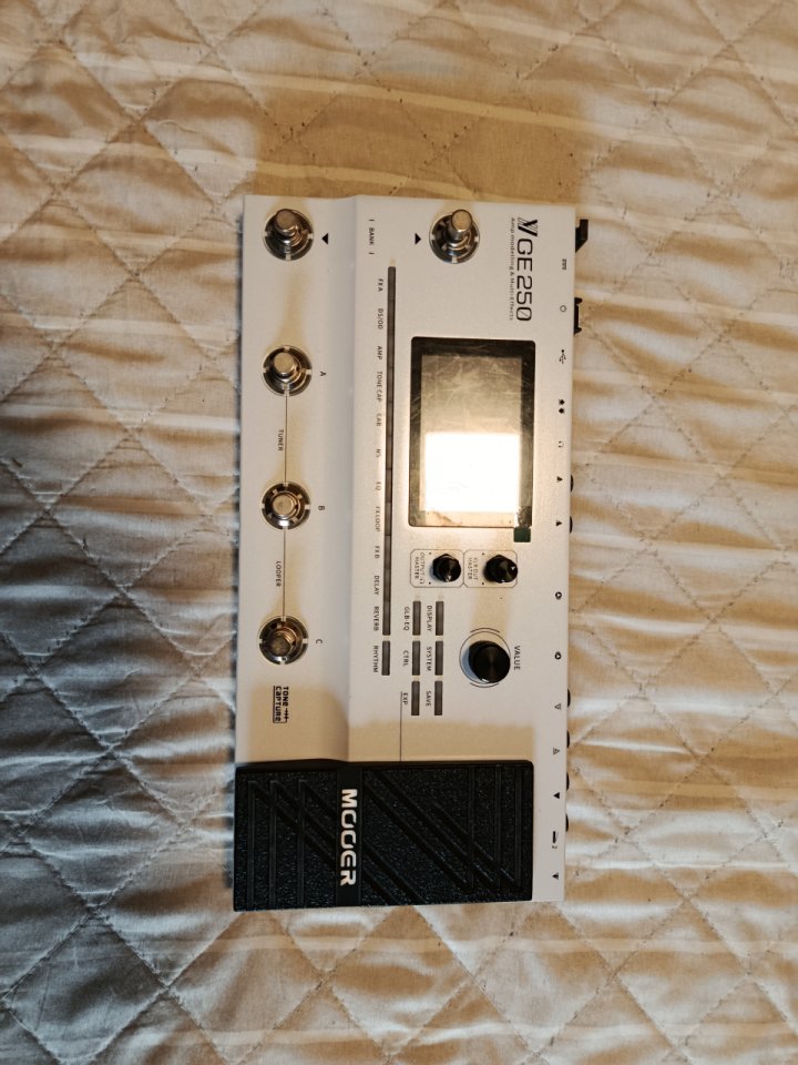 Mooer ge250 de segunda mano · Foto 1 de 2 · Soria · 200 €