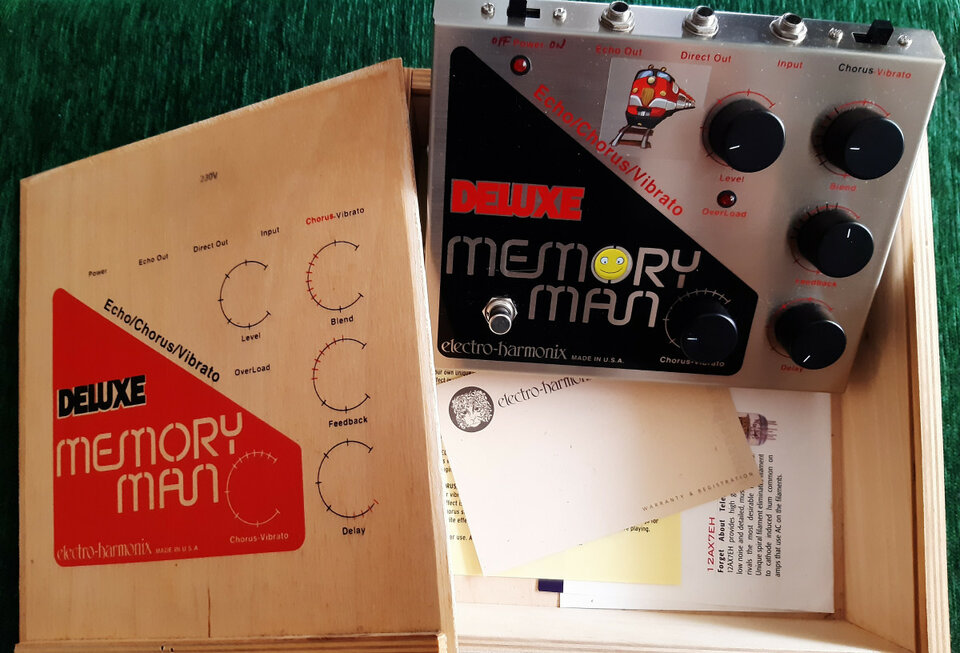 EHX Deluxe Memory Man