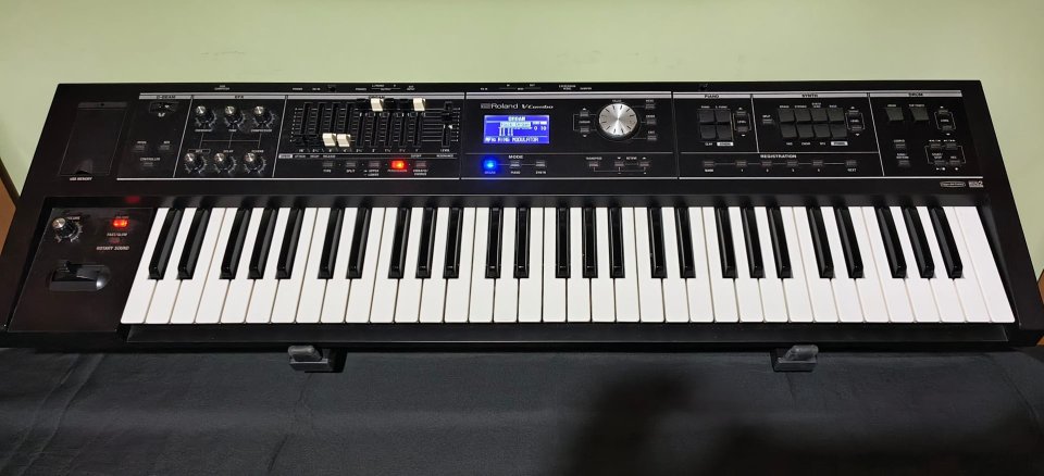 Roland V-Combo VR09 de segunda mano · Foto 3 de 4 · Madrid · 480 €