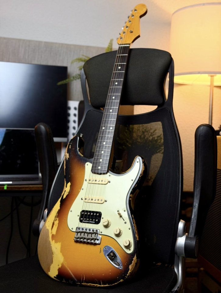 Stratocaster MJT + Allparts - Partcaster Heavy Relic Sunburst HSS