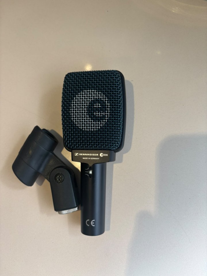 Sennheiser e906 de segunda mano · Foto 3 de 7 · A Coruña · 100 €