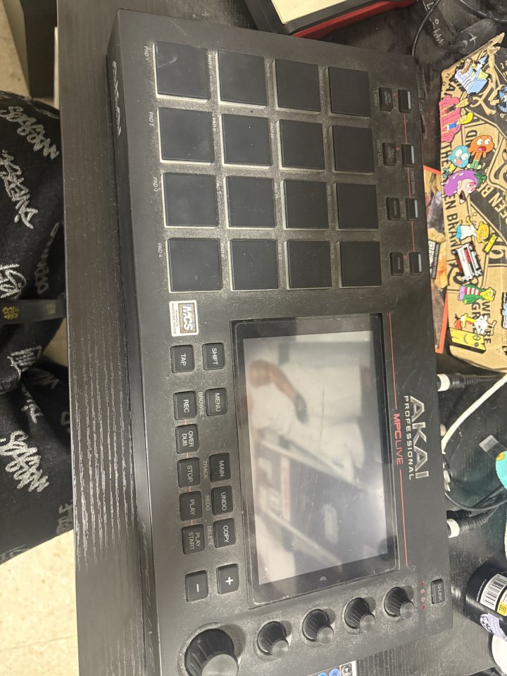 Mpc live v1 de segunda mano · Foto 1 de 3 · Madrid · 500 €