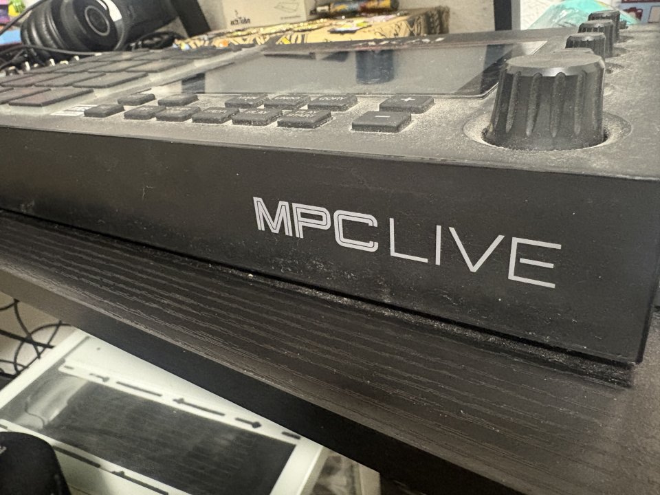 Mpc live v1 de segunda mano · Foto 2 de 3 · Madrid · 500 €