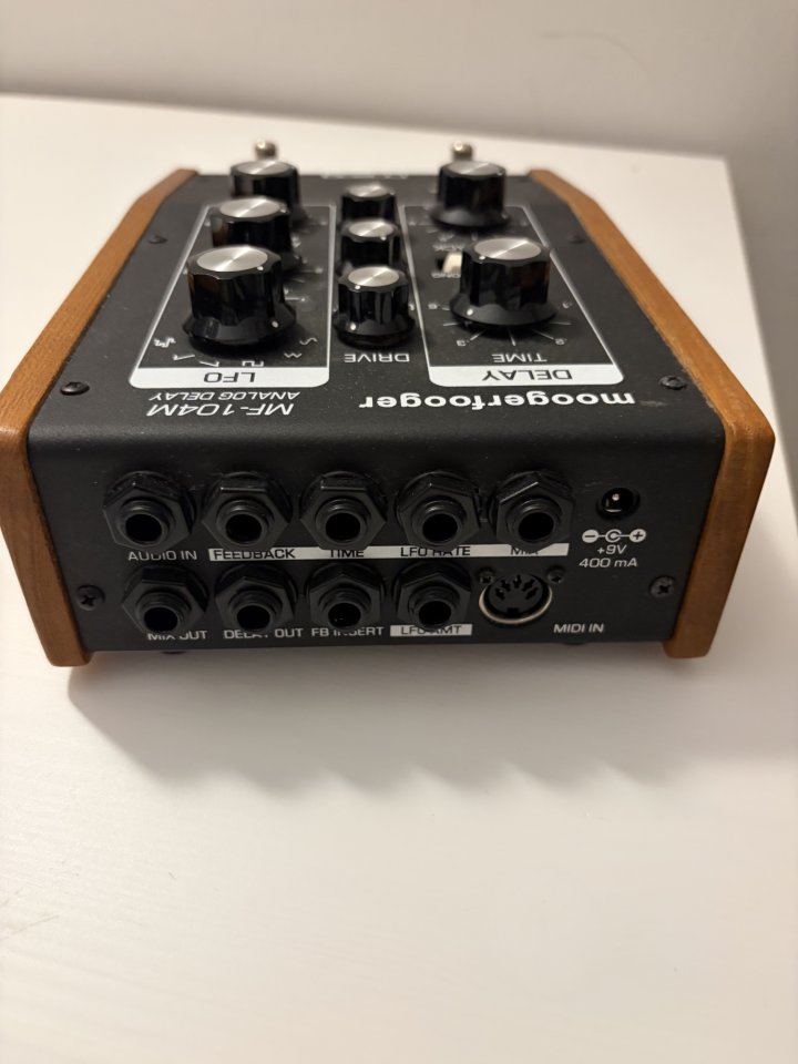 Moog Moogerfooger MF-104M de segunda mano · Foto 3 de 6 · Málaga · 1200 €