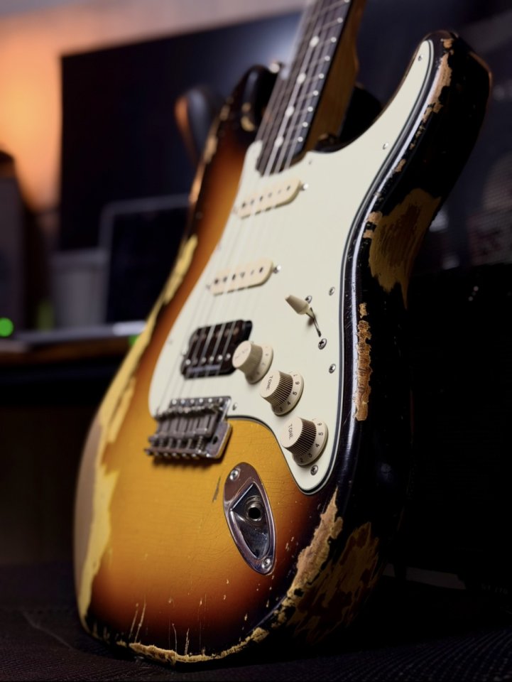 Stratocaster MJT + Allparts - Partcaster Heavy Relic Sunburst HSS