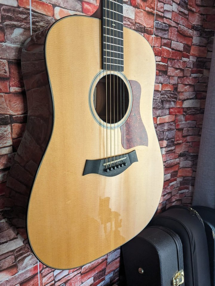 Taylor 510e Guitarra