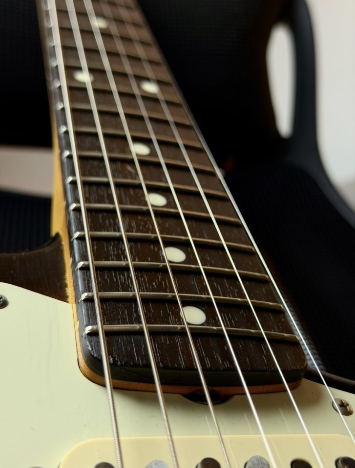 Stratocaster MJT + Allparts - Partcaster Heavy Relic Sunburst HSS