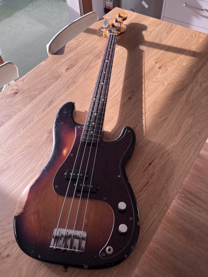 Fender PRECISION BASS ROAD WORN 58 de segunda mano · Foto 1 de 6 · Barcelona · 1000 €