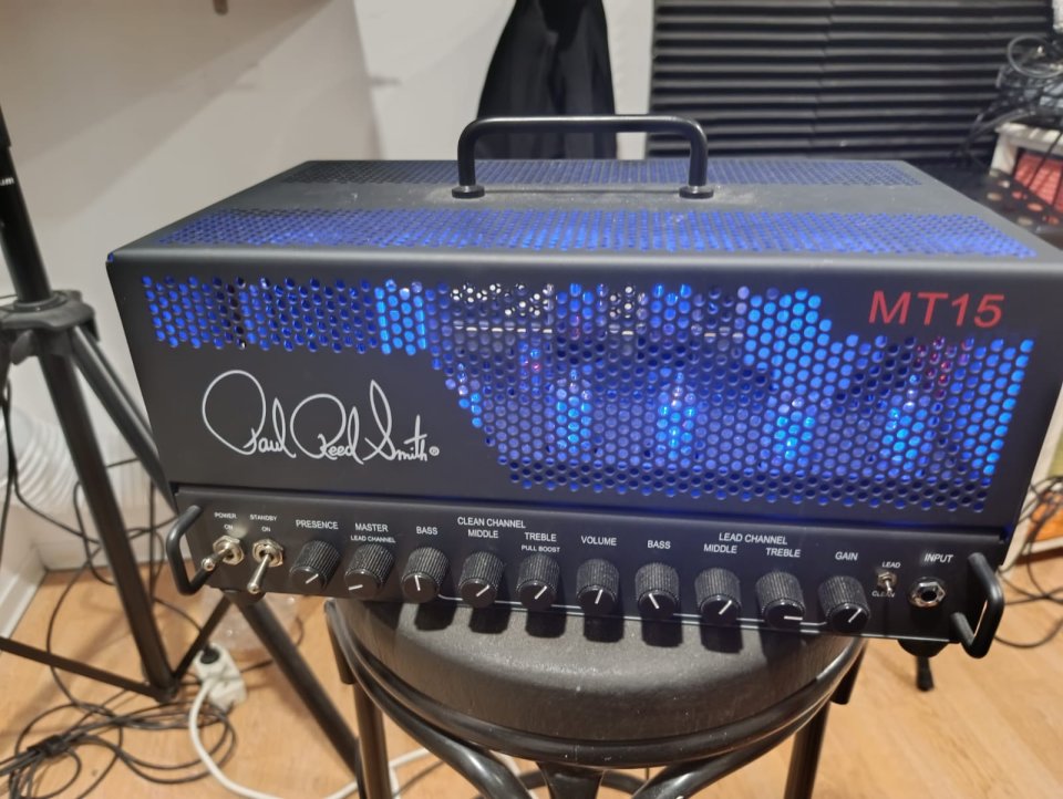 Amplificador PRS MT15 + Pantalla Laney GS212VR - Leer de segunda mano · Foto 1 de 8 · Barcelona · 550 €