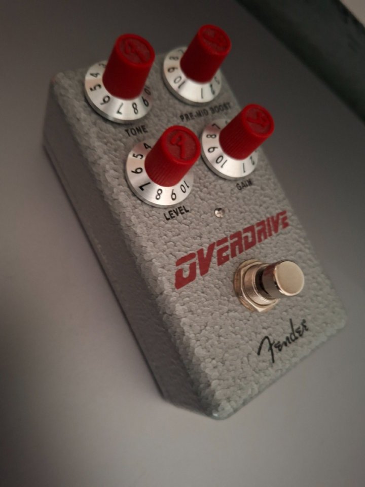 Pedal fender overdrive de segunda mano · Foto 2 de 3 · Cádiz · 35 €