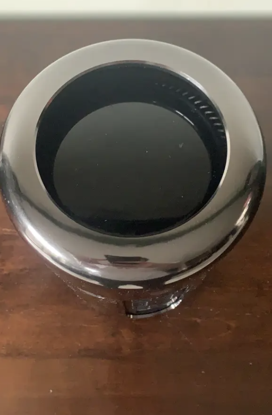 Apple Mac Pro 6.1 Año 2018 3.9 GHz Para Reparar! de segunda mano · Foto 3 de 4 · Madrid · 450 €