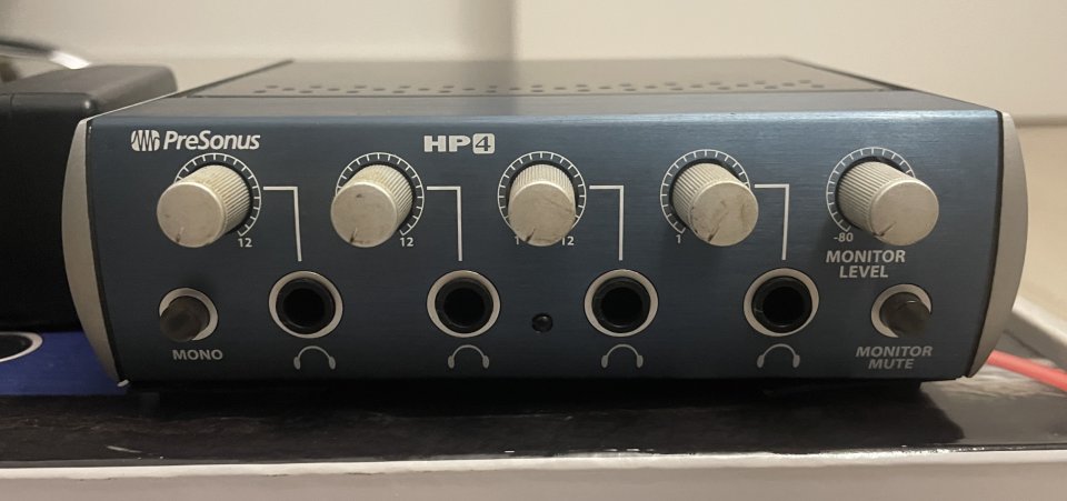 Amplificador auriculares Presonus HP4 de segunda mano · Foto 2 de 4 · Girona · 60 €