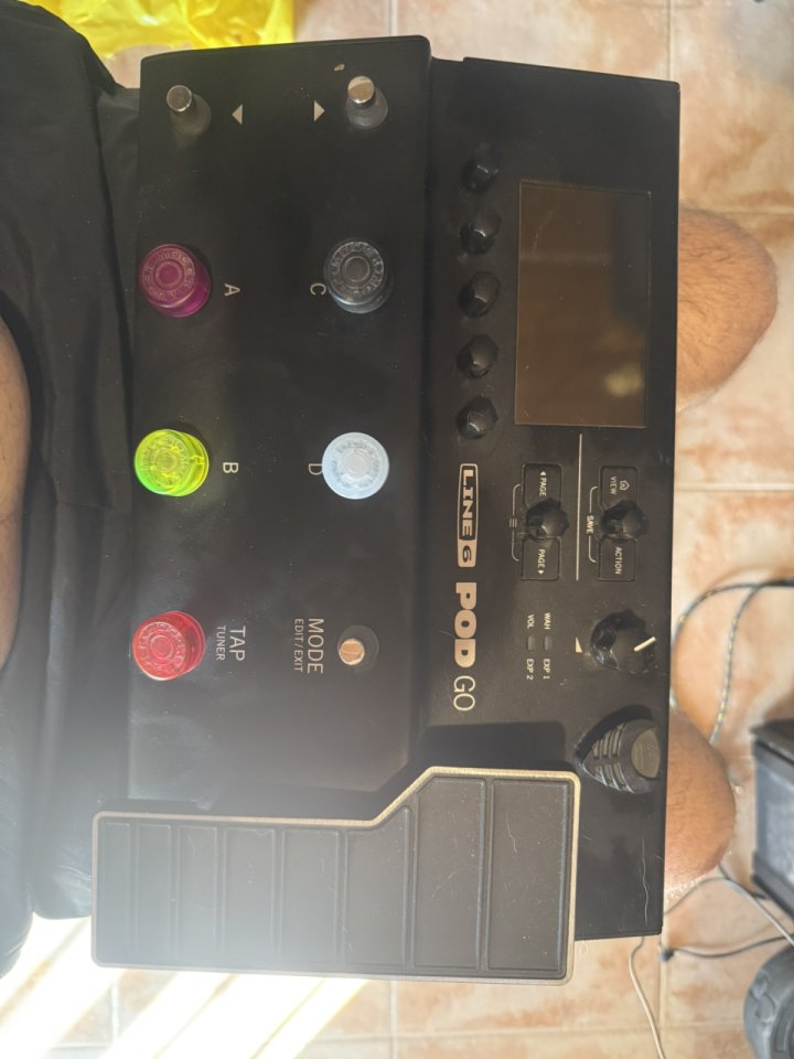 Cambio o vendo Line 6 Pod Go por Mooer GE1000 de segunda mano · Foto 1 de 3 · Alicante