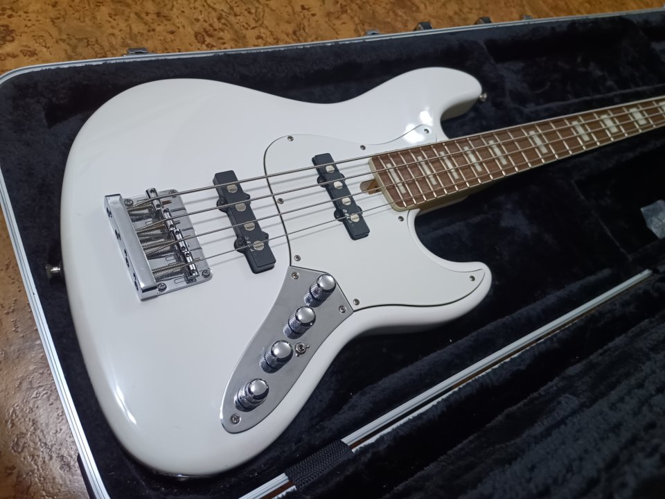 Bajo eléctrico Mayones Jabba 4 blanco