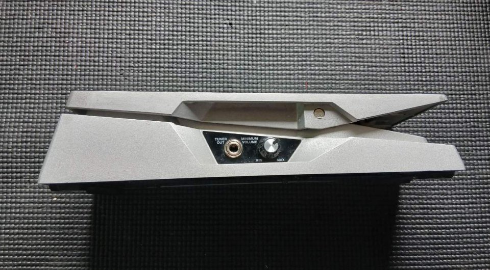 Pedal de Volumen y Expresion BOSS Fv 500H con portes pagados