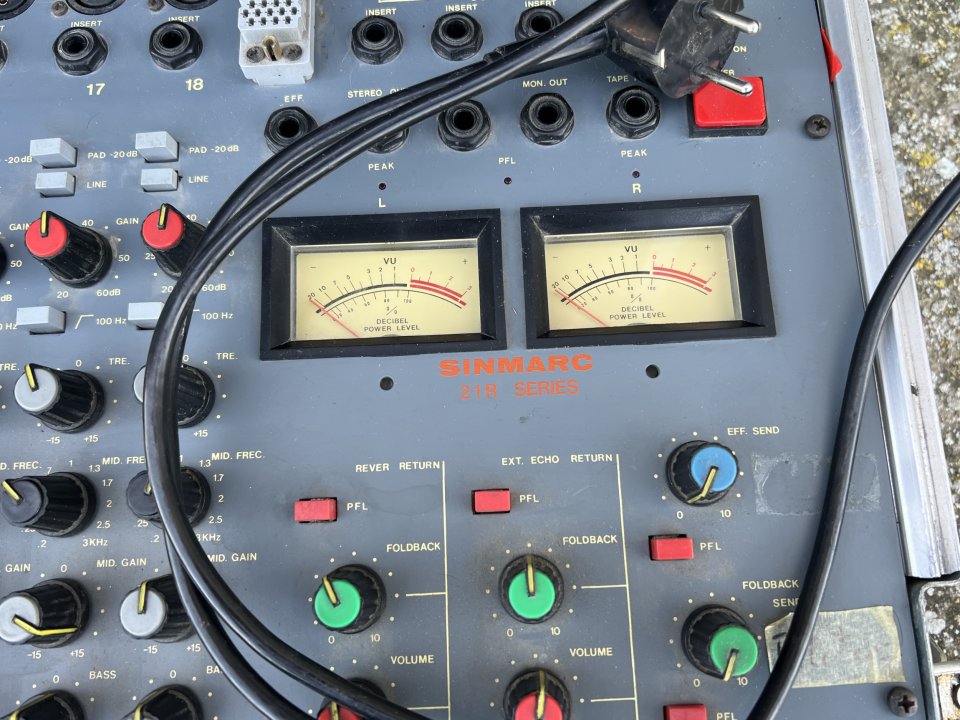 consola sinmarc 21 series 18 canales