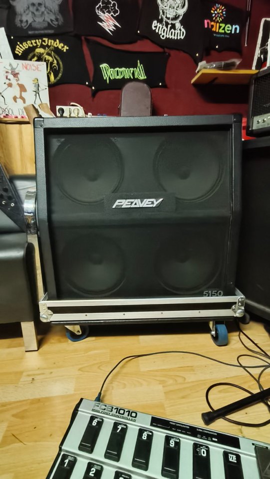 Peavey 5150 4x12 de segunda mano · Foto 1 de 2 · Bizkaia · 600 €