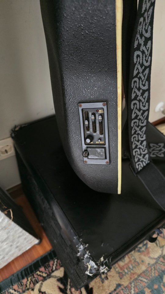 Guitarra acustica de segunda mano · Foto 3 de 3 · Bizkaia · 150 €