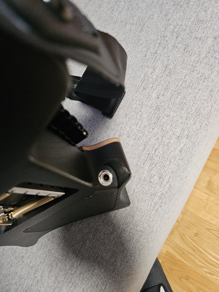 Strandberg Boden Prog Nx6 Charcoal Burst con Schaller Sure Claw y correa