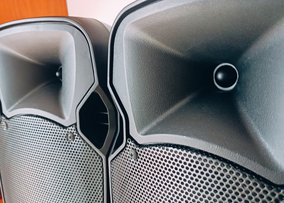 Altavoces Max MT 700 de segunda mano · Foto 3 de 4 · Cádiz · 80 €