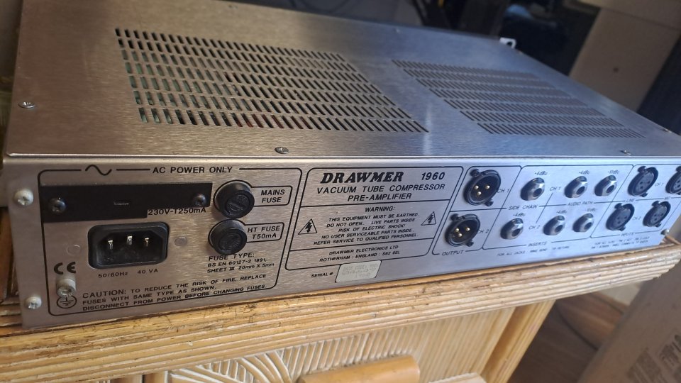 Drawmer 1960 Dual Vacuum tube compresor - Pre amp de segunda mano · Foto 3 de 6 · Alicante · 1550 €