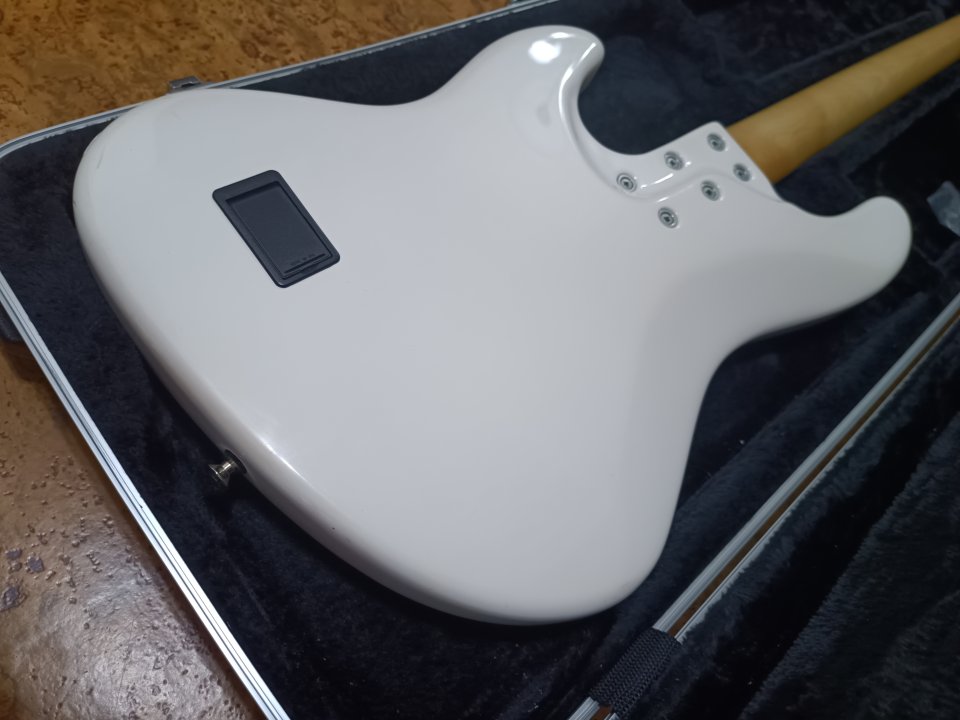Bajo eléctrico Mayones Jabba 4 blanco